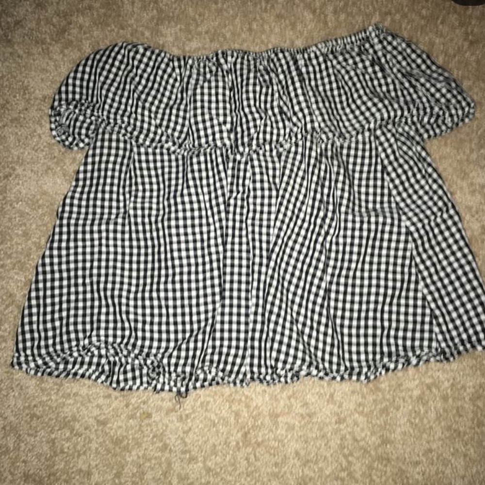 Off the shoulder rue 21 top